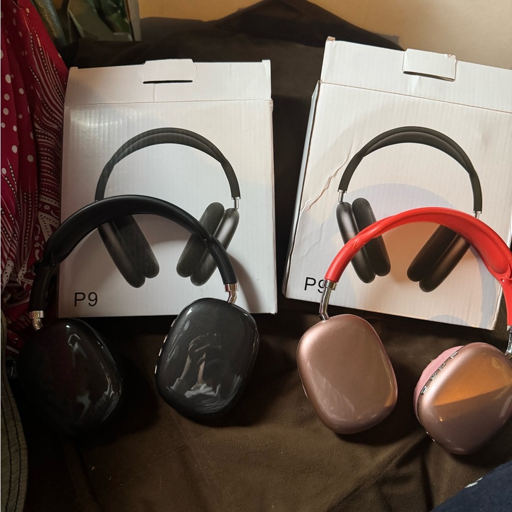 P9 Wireless Headphones - Black and pink